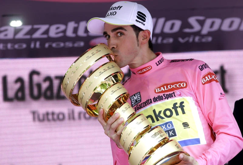 Contador wins Giro to keep double dream alive
