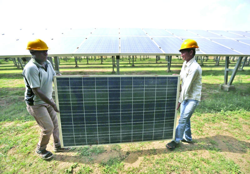 India’s $100 billion solar push draws foreign firms