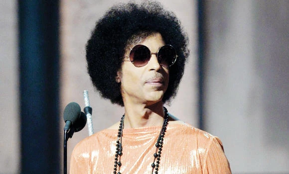 Prince pulls music from online streaming services