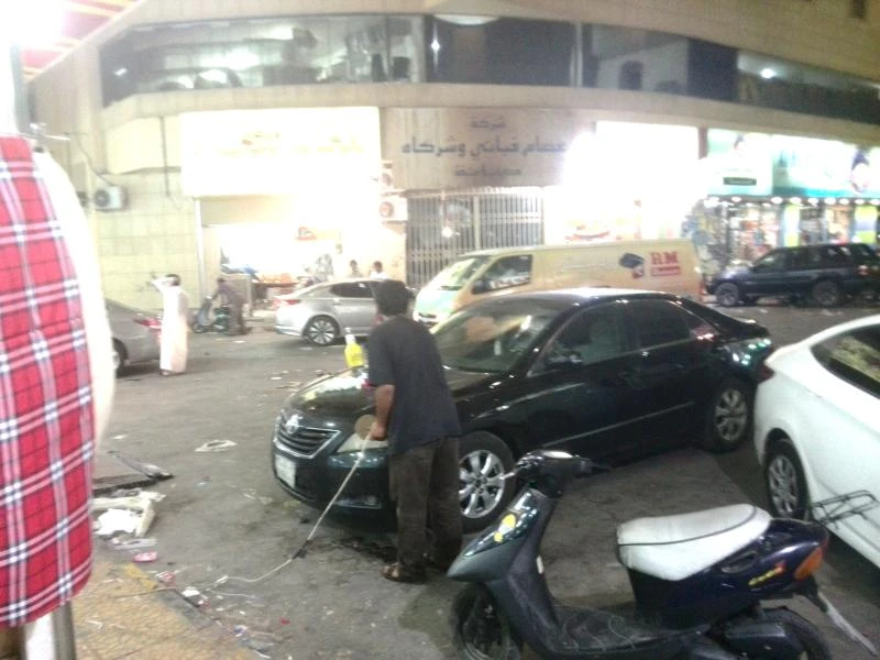 Nights are busy time for car workshops in the holy month