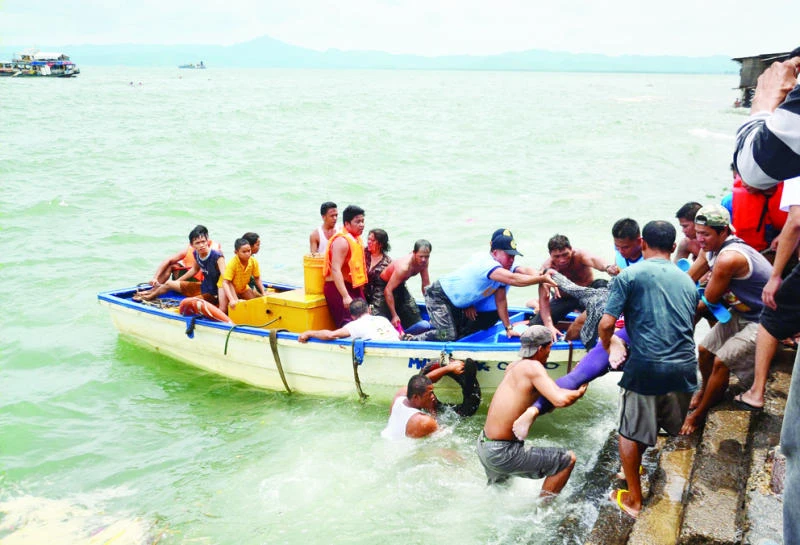 Manila winds up ferry search; more bodies found