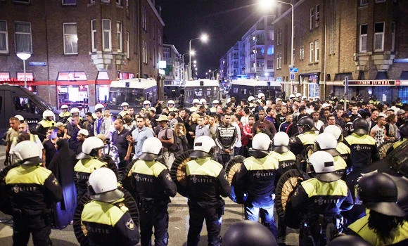 Hundreds arrested in Dutch protests over man’s death in custody