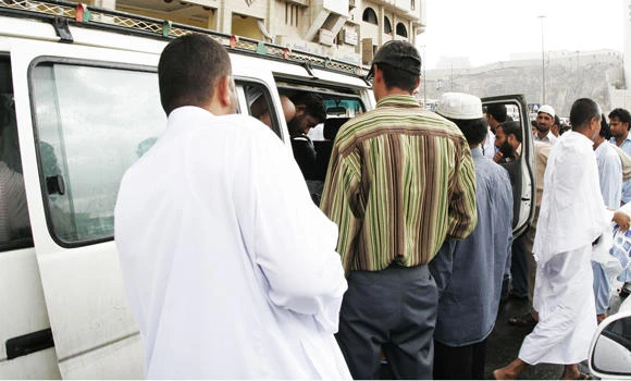 Unlicensed transporters mint money in pilgrim season
