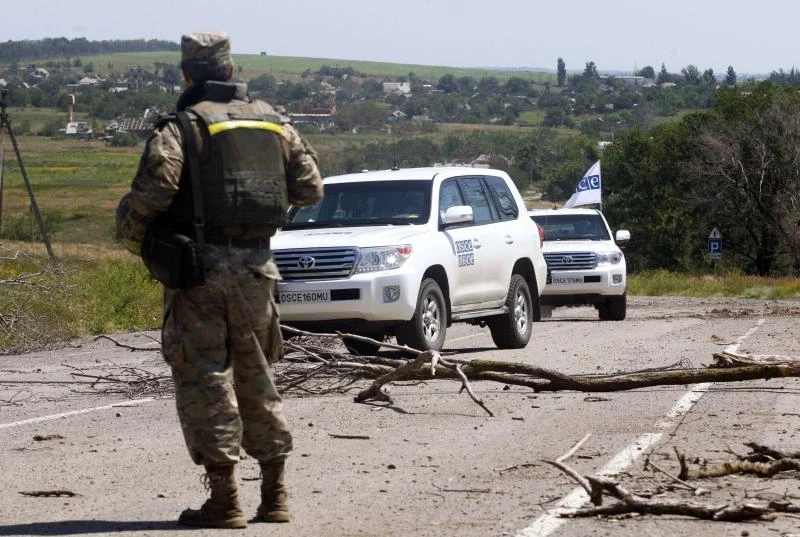 Ukraine rebels withdraw from key frontline village