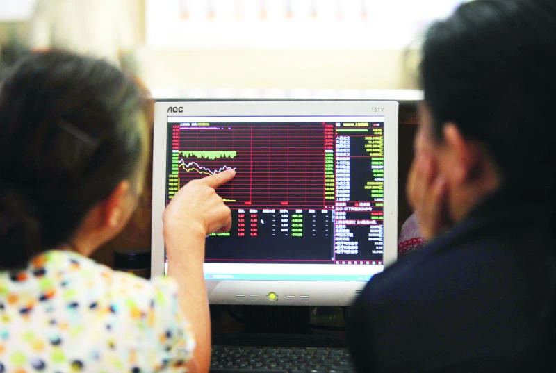 Brokers to invest $19bn to curb China market plunge