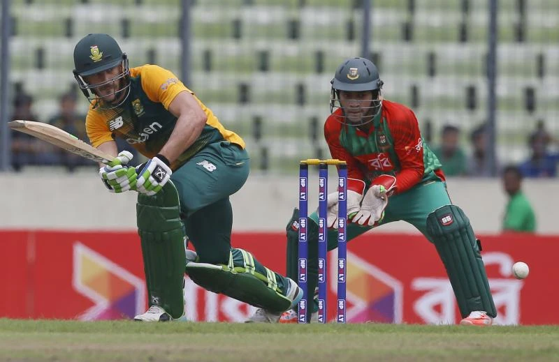 Du Plessis sets up crushing win for South Africa