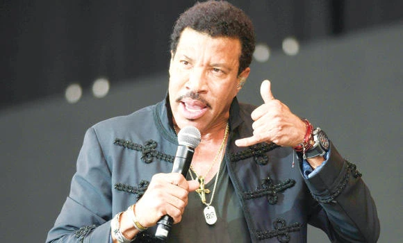 Lionel tops chart after playing Glastonbury