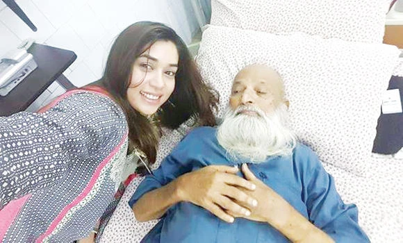Is this the worst selfie ever?