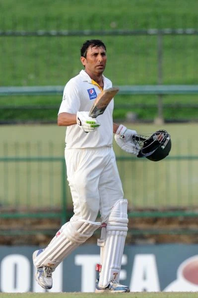 Pakistan rattle Sri Lanka with Masood-Younis show