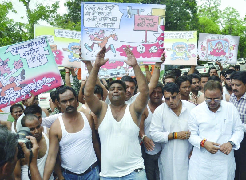 Indian state seeks new scam probe amid deaths frenzy