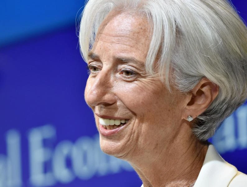 IMF lowers 2015 global growth forecast to 3.3%