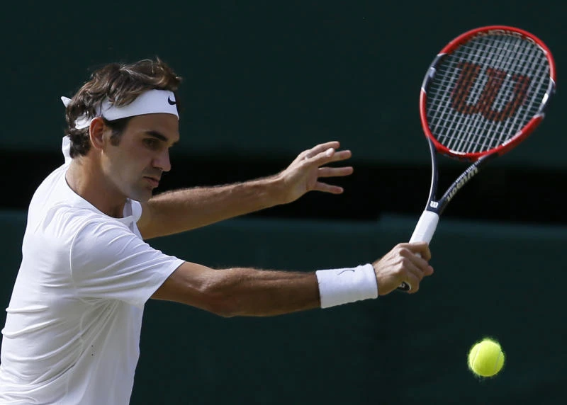 Brilliant Federer downs Murray; faces Djokovic in final