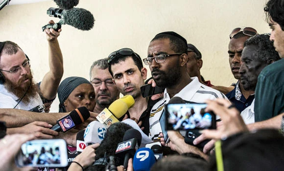 Families of 2 missing Israelis mistreated