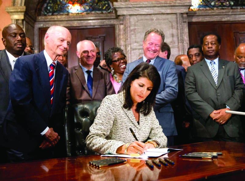 In historic move, South Carolina takes down Confederate flag