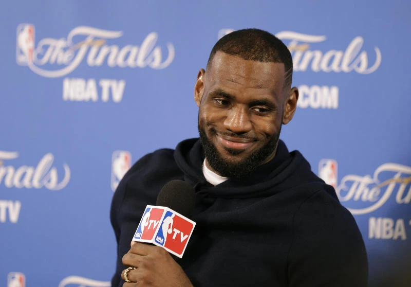 LeBron James agrees two-year deal with Cavs