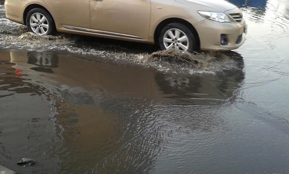 Stagnant sewage water threatens residents of Jeddah neighborhood