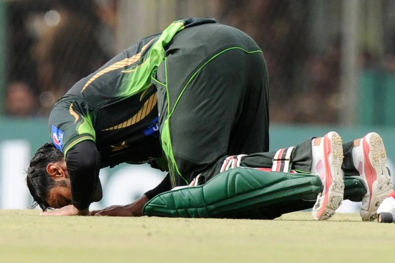 Under-scanner Hafeez seals Pakistan win