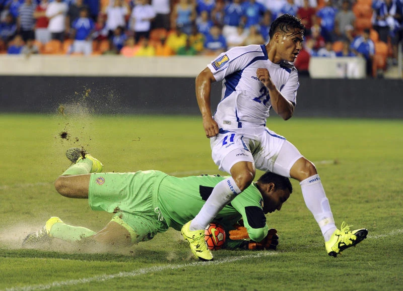 Corea’s late goal helps El Salvador salvages tie with Costa Rica