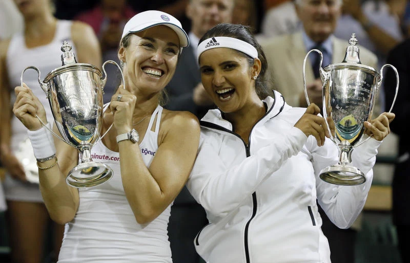 Mirza helps Hingis to first Wimbledon title in 17 years