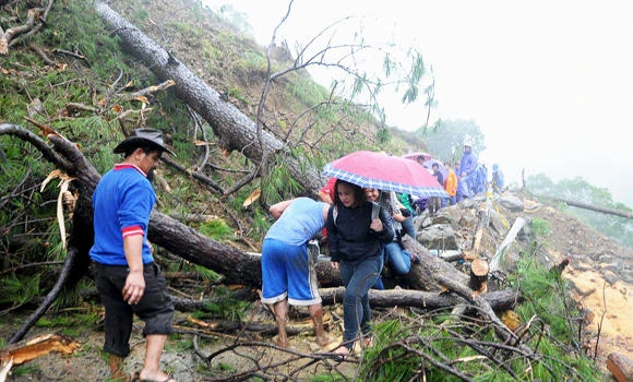 Rain claims 8 lives in Philippines