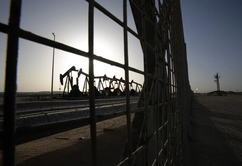North Dakota's oil output stabilizes but does not fall