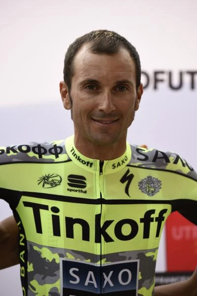 Basso out of Tour de France due to testicular cancer