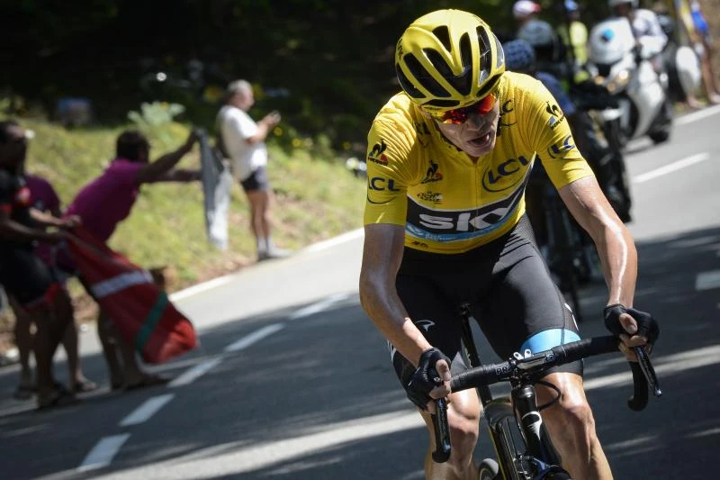 Froome crushes rivals on first Tour mountain test