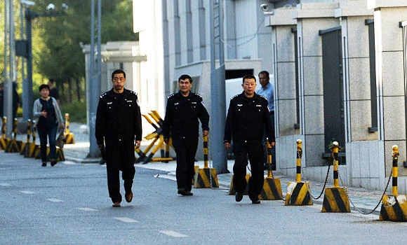 China detains 20 foreigners