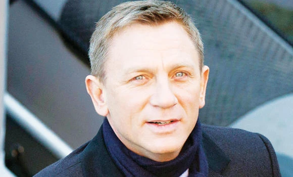 Craig, Rowling warn over future of BBC