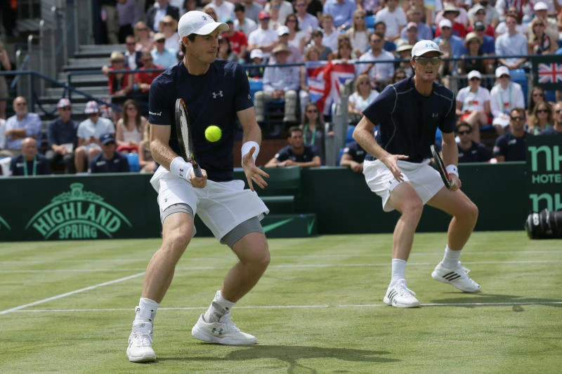 Murray brothers join forces to sink France