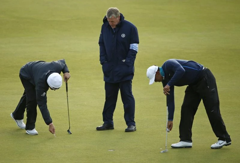 Wind stops play and wreaks havoc on St. Andrews