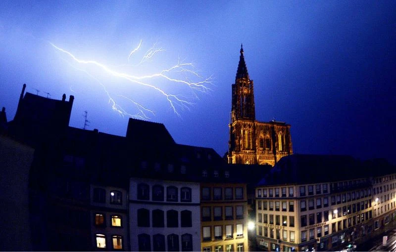 15,000 scouts escape storm at French camp
