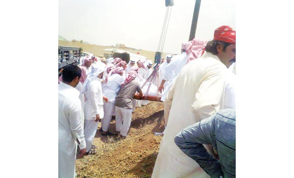 Civil Defense helps bury 220 kg citizen