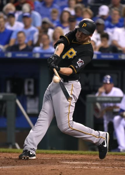 Ishikawa powers Pirates to 10-7 win against Royals