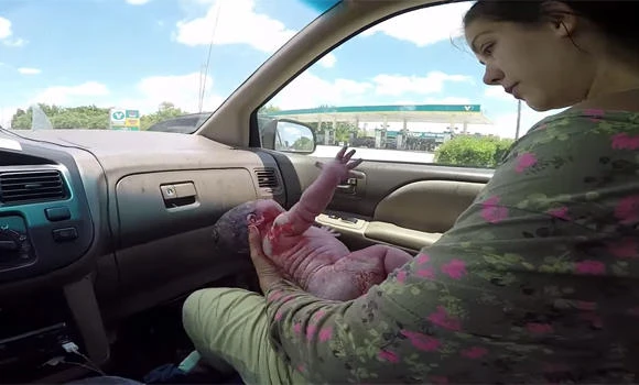 ‘I freaked out:’ Supermom speaks out after giving birth in car