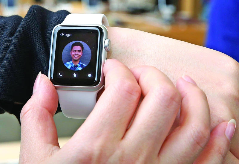 Apple aims to reassure investors about Watch