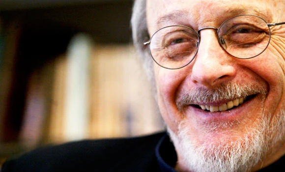 Epic poet of US’ past dies at 84