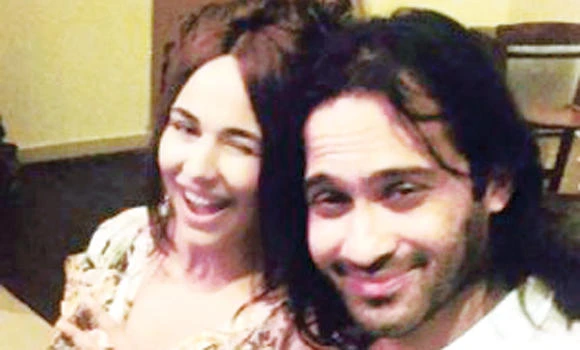 Ayyan posts first selfie after release