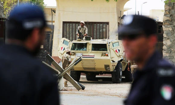 Bomb kills 4 Egyptian soldiers near Rafah