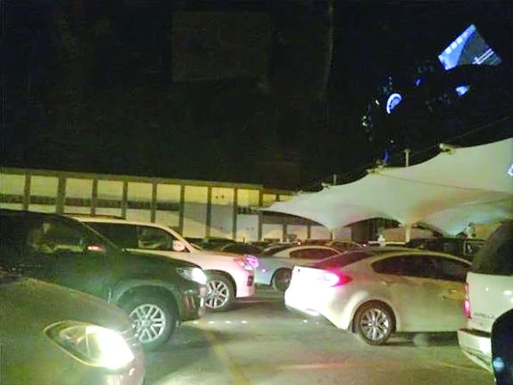 Power outage on King Fahd Causeway stalls traffic