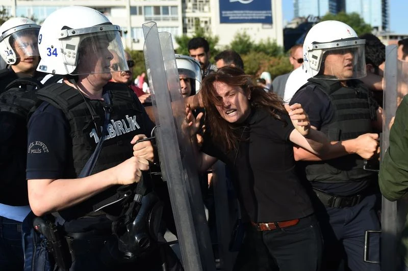 Police officer killed in southeast Turkey amid escalating violence