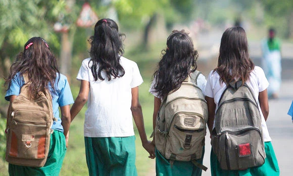 Maharashtra state sets school bag weight limit