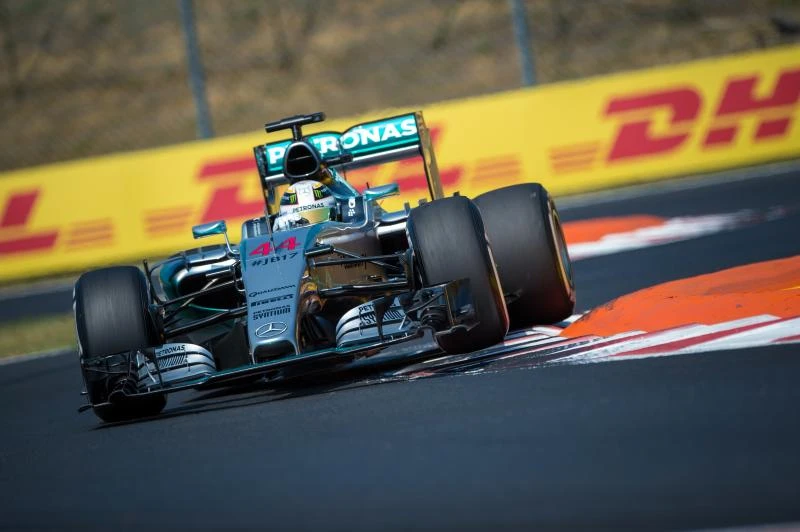 Hamilton fastest; tributes to Bianchi