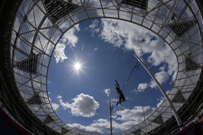 Lavillenie soars to victory in London