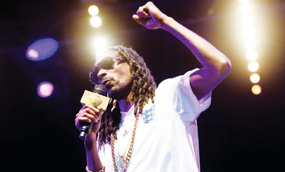Swedish police briefly hold Snoop Dogg