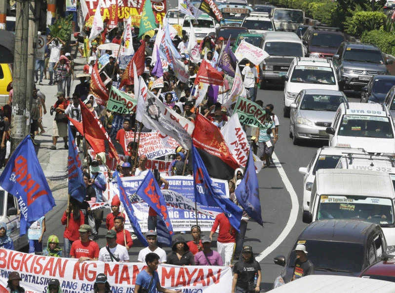 Philippines’ Aquino struggles with legacy as clout fades
