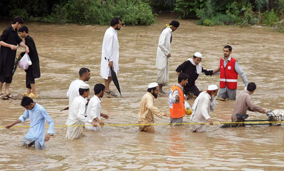 Death toll rises to 81 as Pakistan floods continue