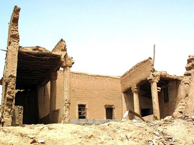 Abandoned houses threat to Jeddah neighborhood
