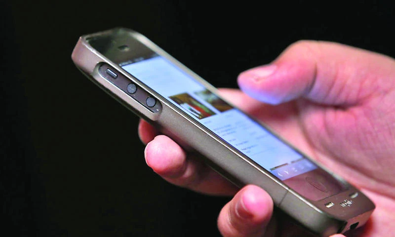 EU roaming charges to be abolished in 2017