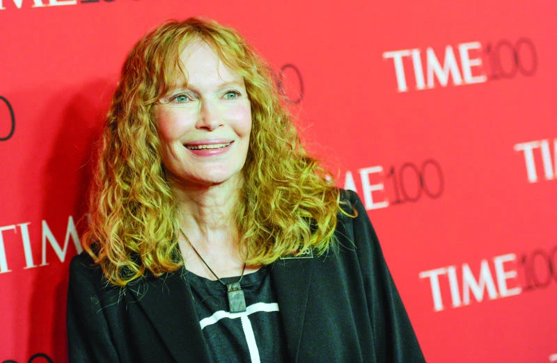Mia Farrow takes Twitter heat for lion dentist’s address